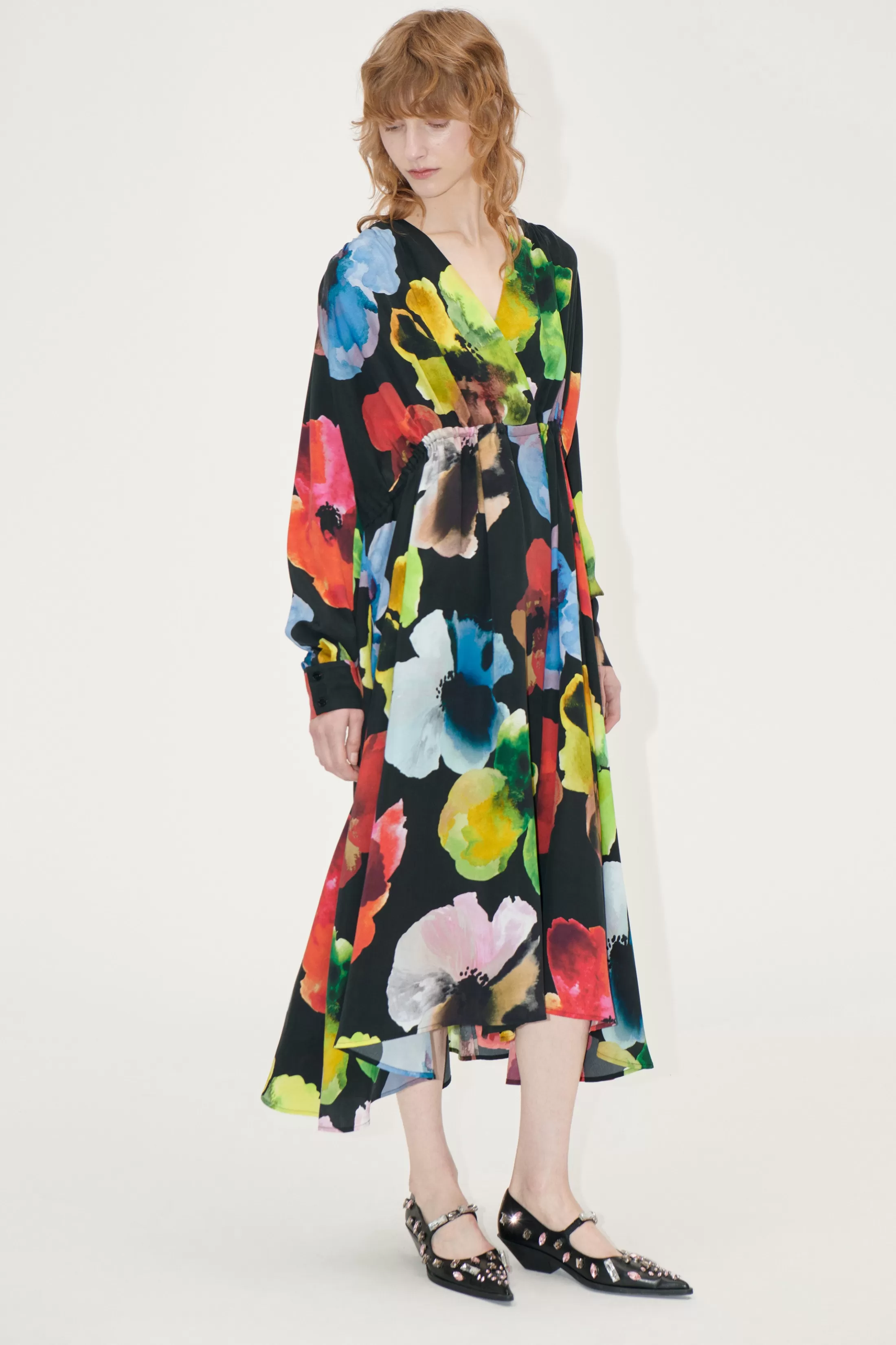 Flash Sale Voluminous V Neck Midi Dress - Watercolor Bloom Kjoler